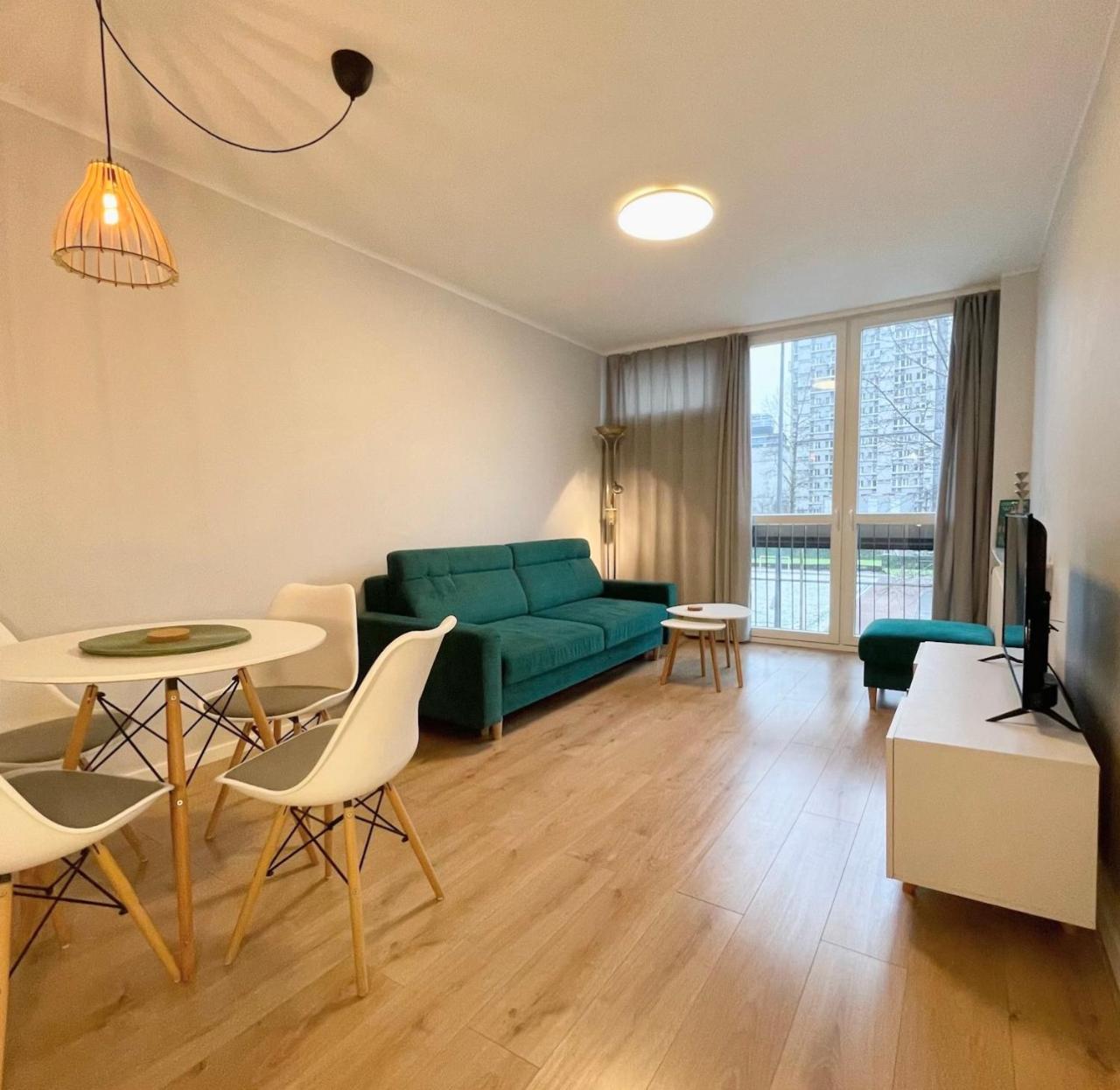 Apartament Przy Atrium, Stacja Metra Rondo Onz