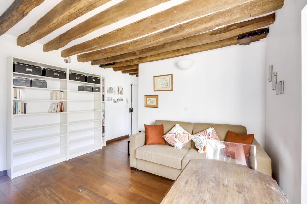 Saint Germain Des Pres Unit 002 (Adults Only)