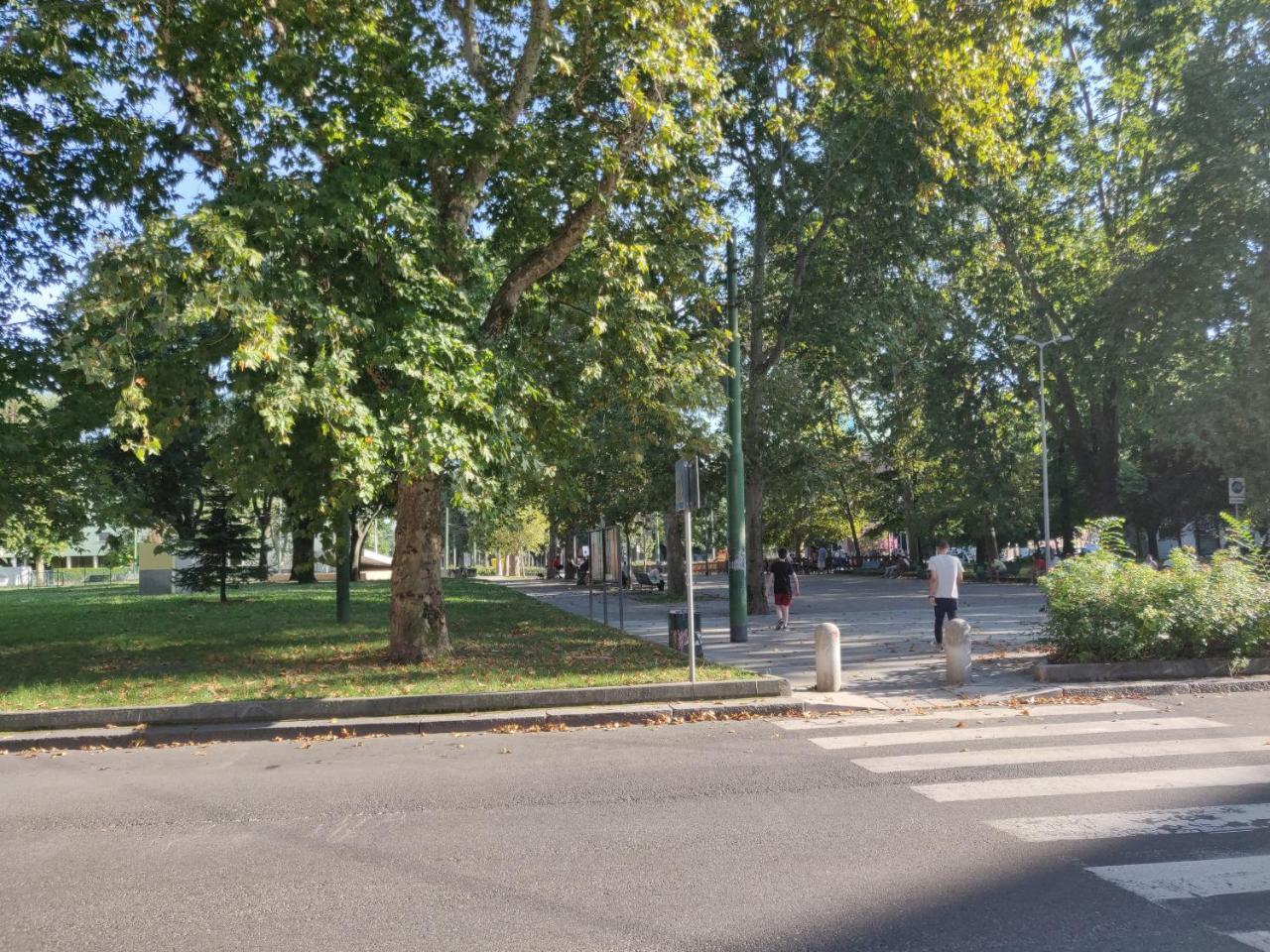 Beautiful 1-Bed House in Milano