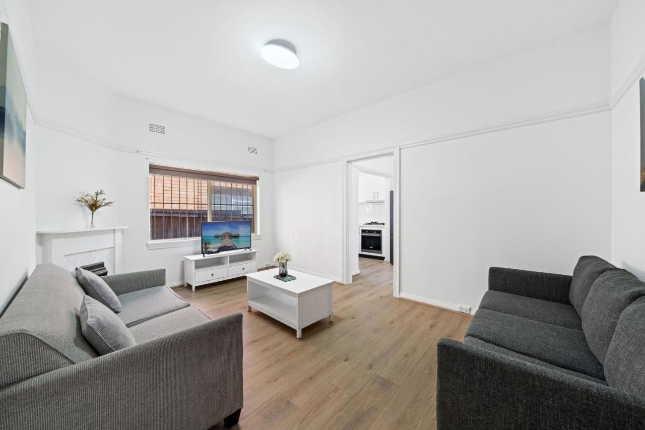 Burwood New 2 Bedroom 2 Bath Apt Free Parking