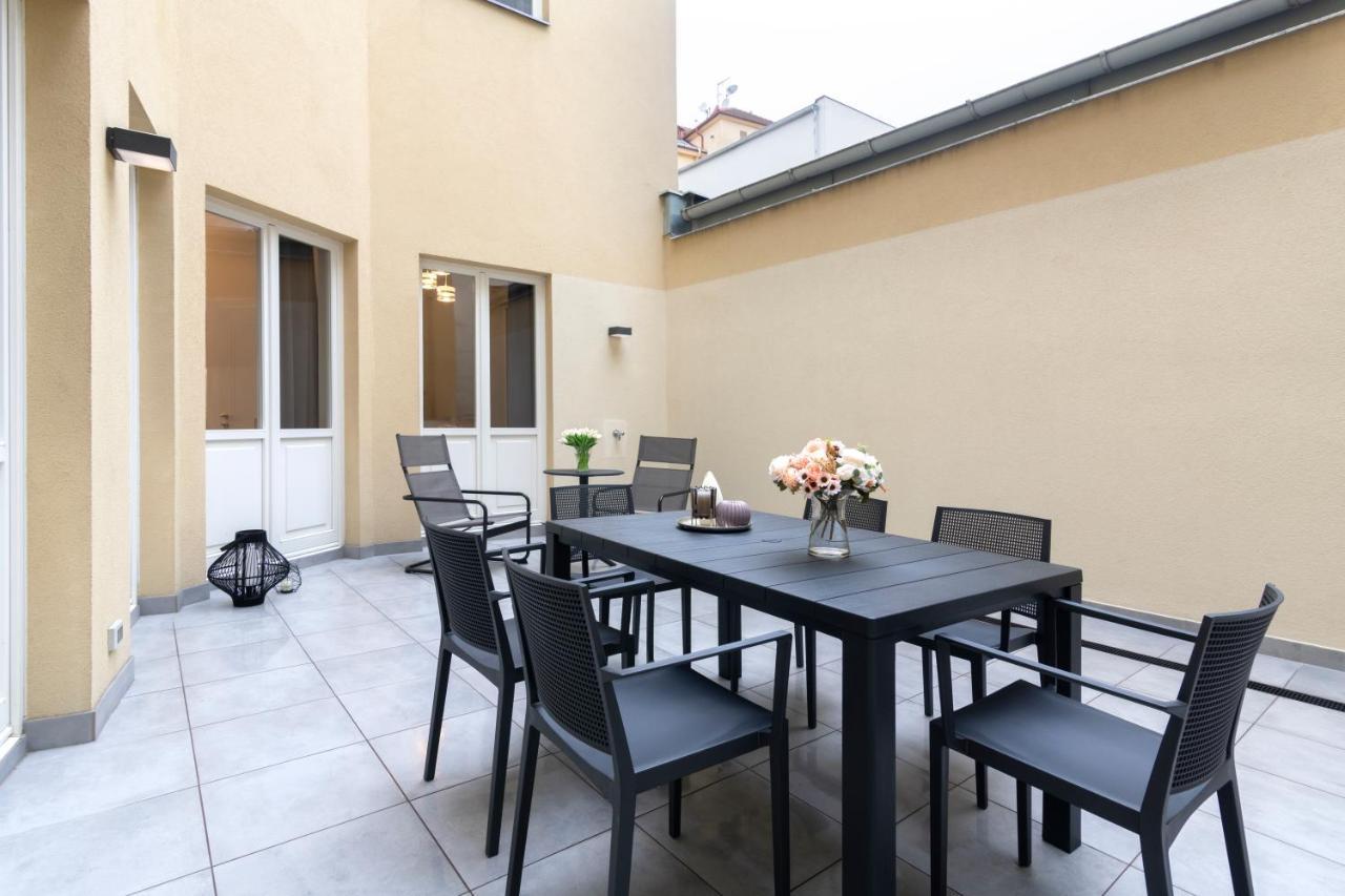 Kinsky Garden Apartments And Suites by Dwellfort