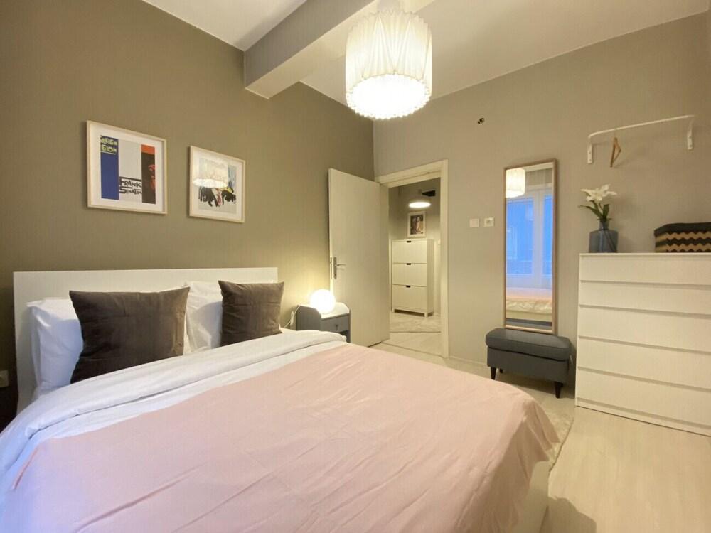 Centrally Located Chic Flat Near Macka Park