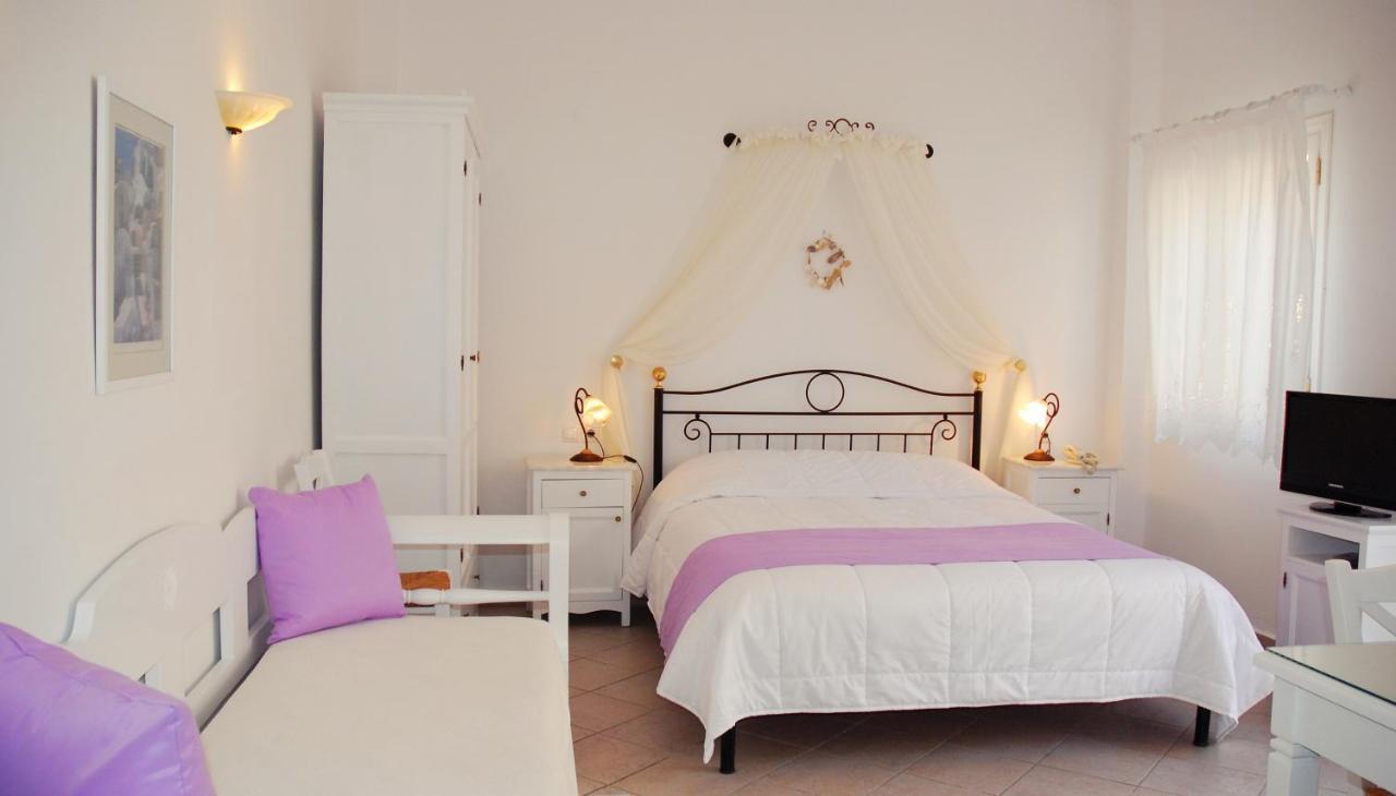 Reverie Santorini Hotel (Adults only)