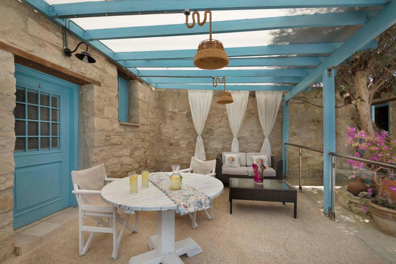 Cottage Houses Pentakomo 1