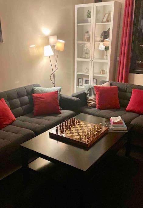 Gueliz, Plaza, Zara 1