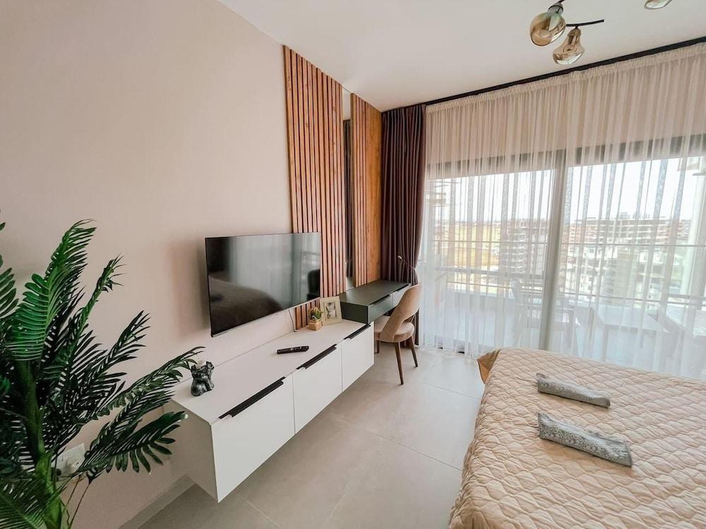 Impeccable 1-Bed Apartment in Caesar Resort 2