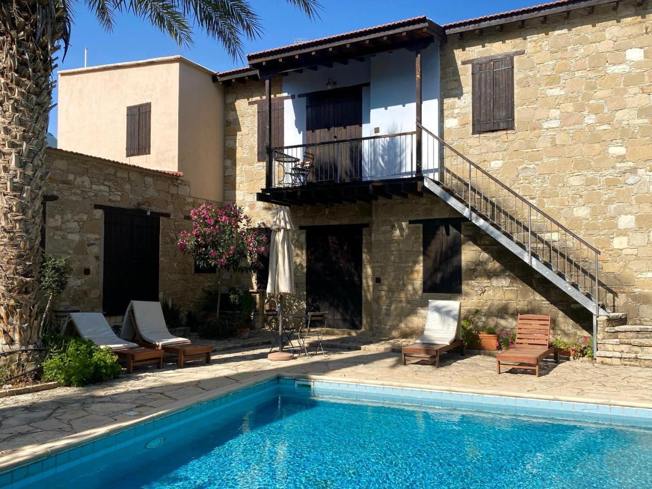 Porfyrios Country House 2