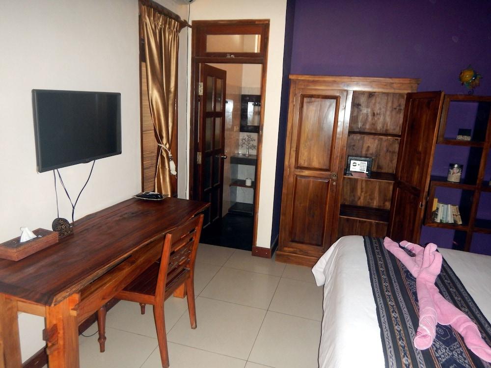 Puri Sayang Bungalows 2