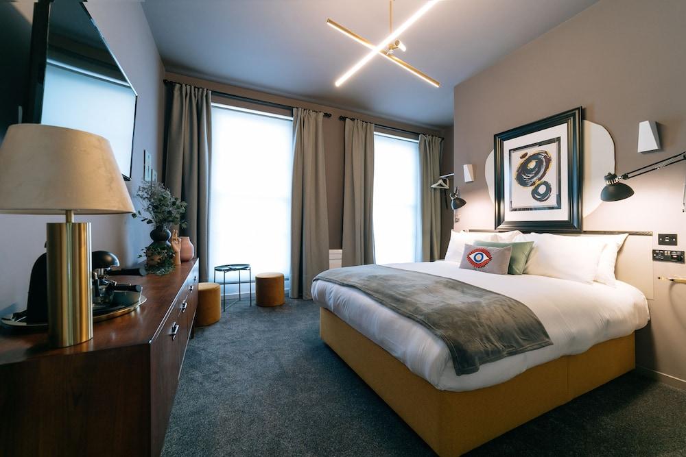 The Warwick by Aura Collection (Adults only)