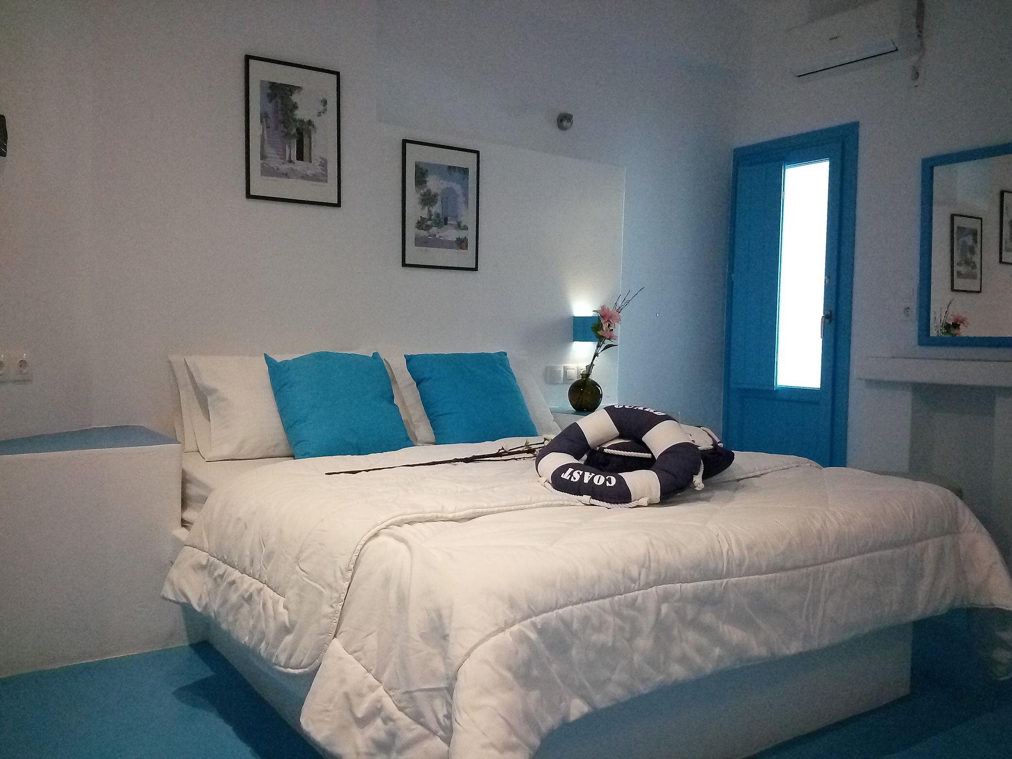 Perissa El Mar Rooms 2