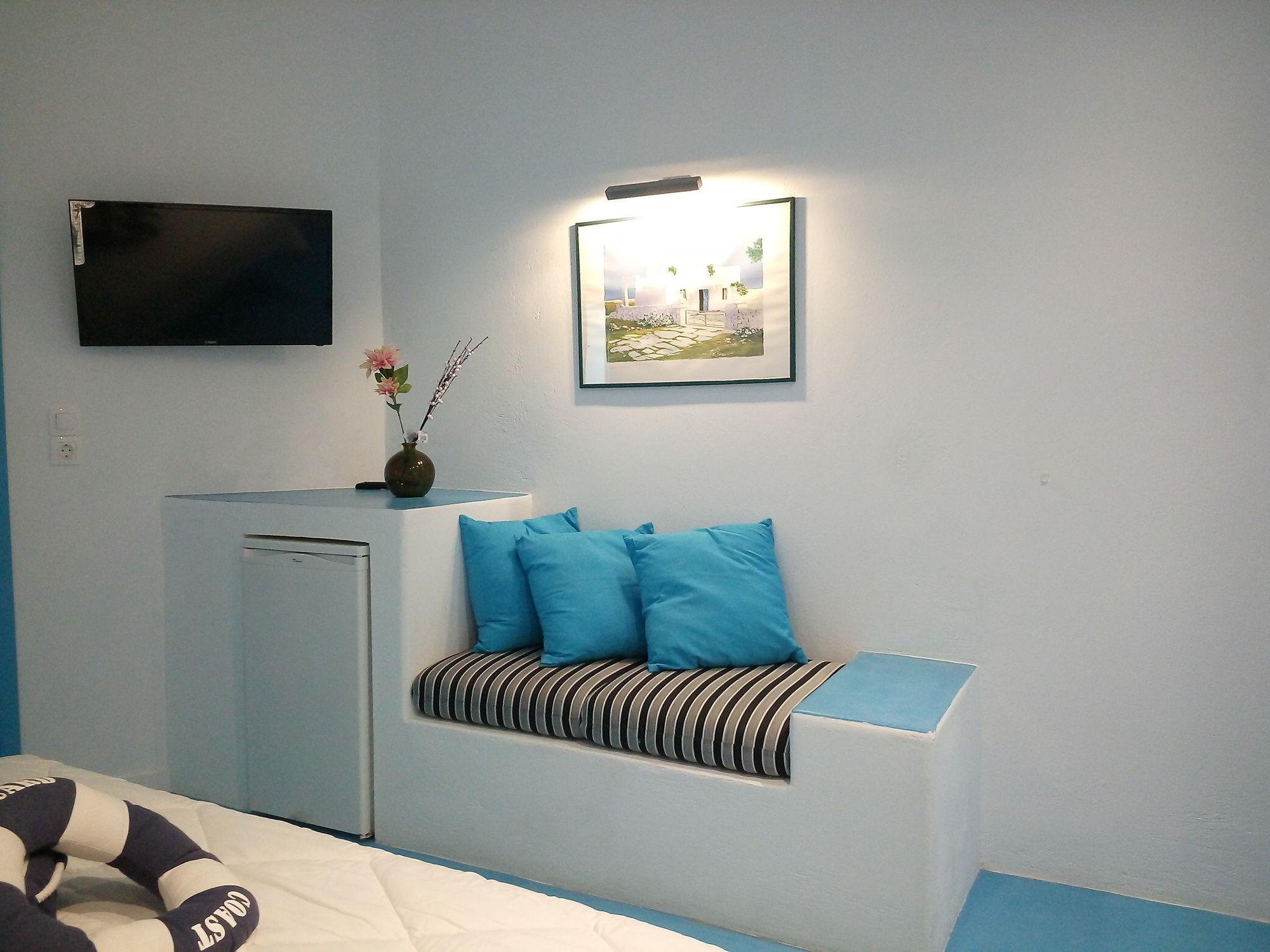 Perissa El Mar Rooms 1