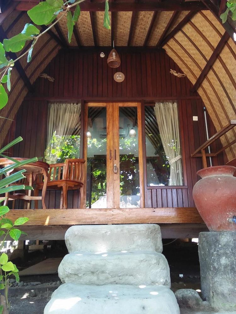Gili Smile Bungalow 2