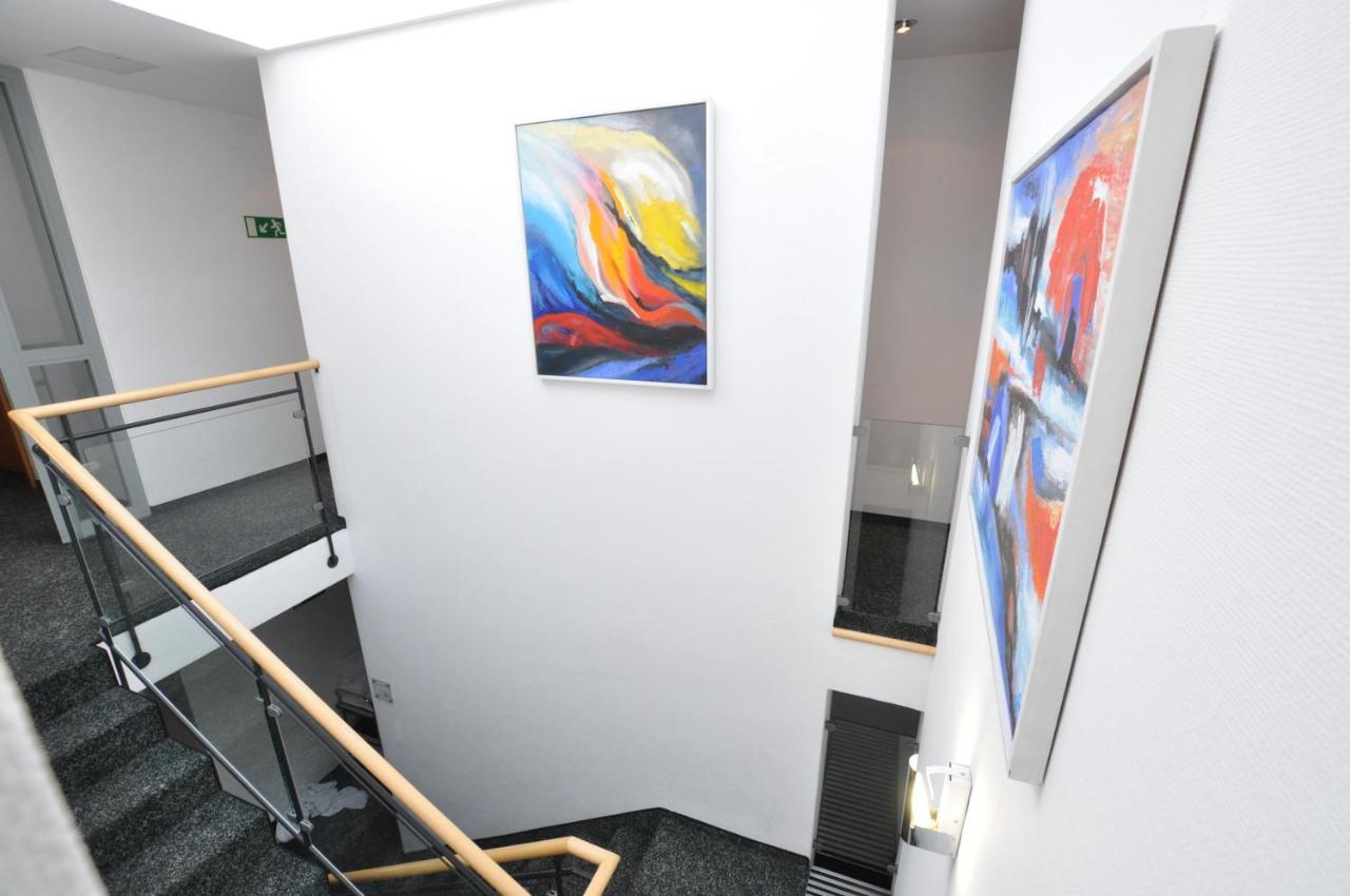 Villa Waldperlach by Blattl