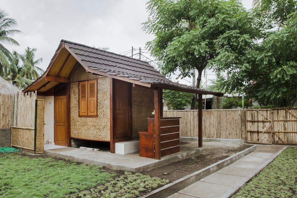 Gili Escape Bungalows 1