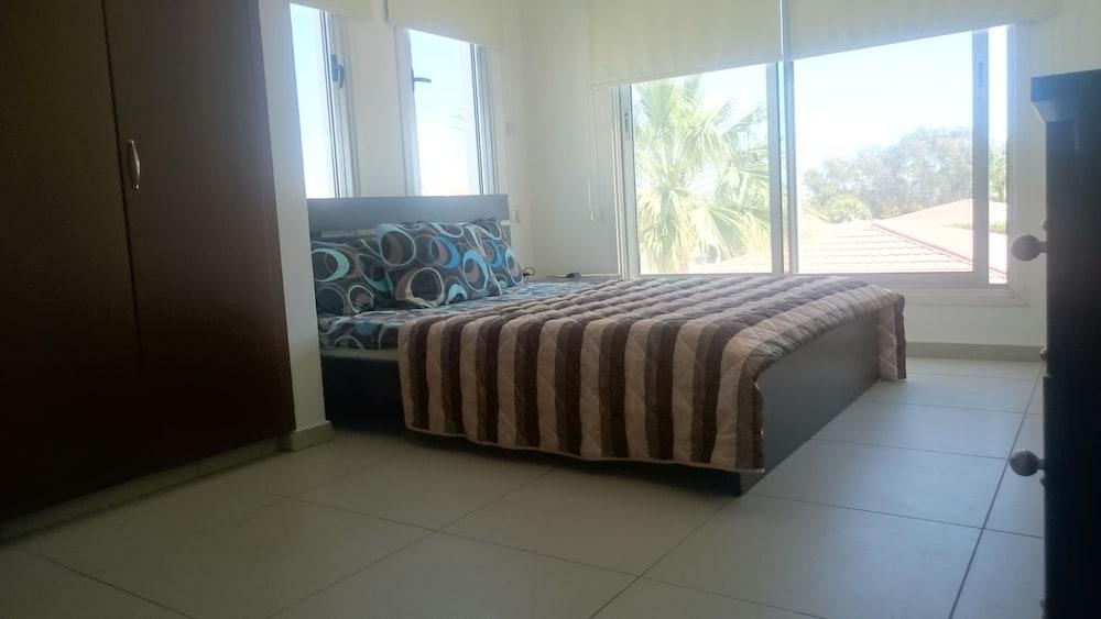 Colonial Beach Villa 2