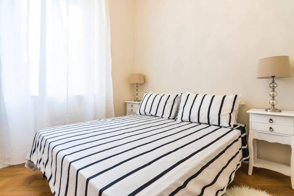 Luxury 3 Bedrooms Near Duomo 1