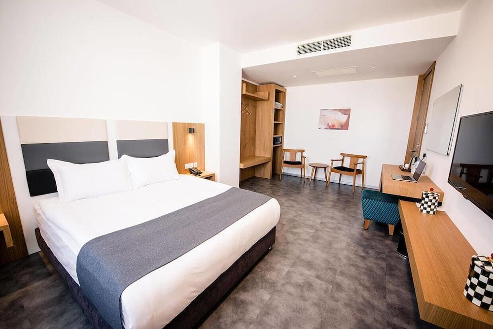 Ingate Hotel & Cafe 2