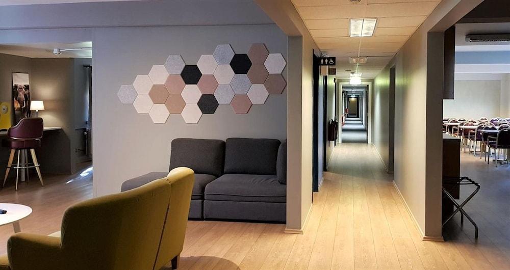 Hotel Asbru by Keflavik Airport