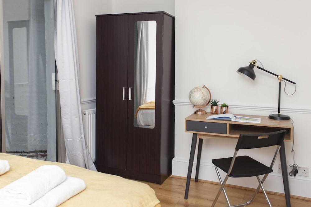 Victoria Magical Atmosphere with Patios 1