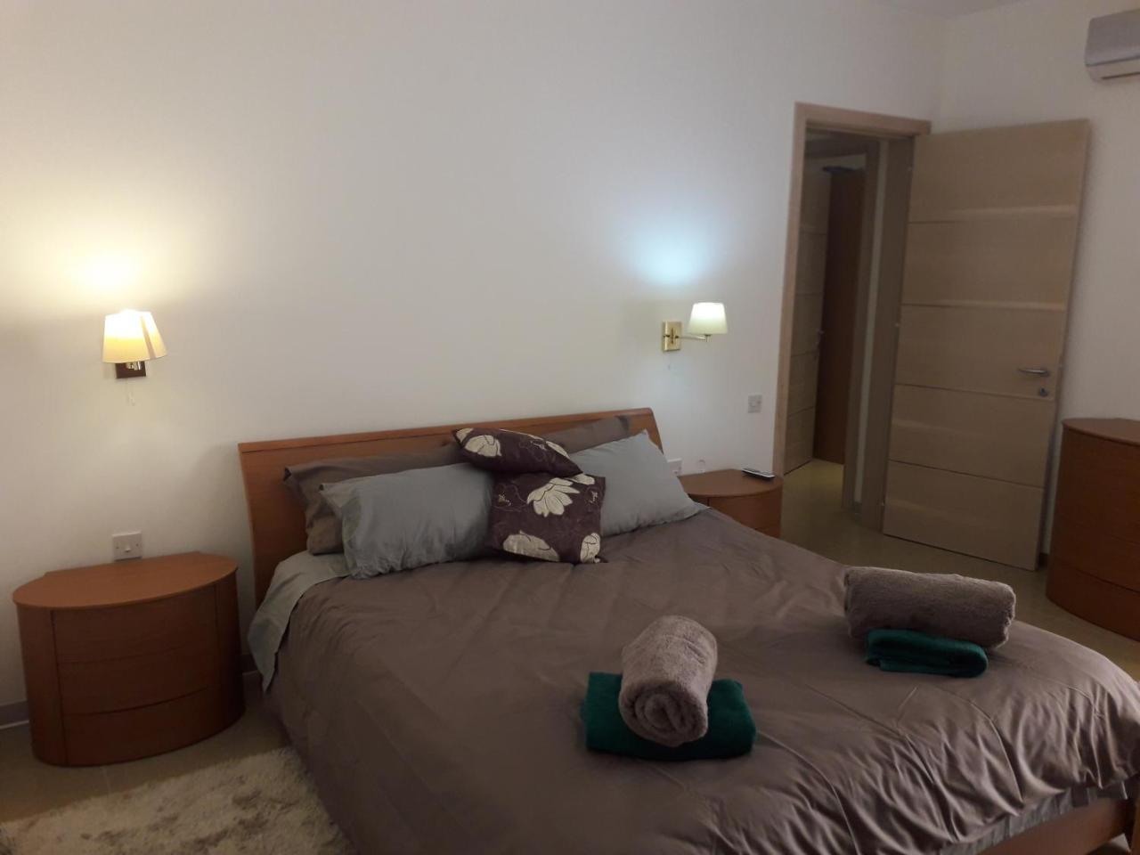 No: 11a4s, Fort Chambray. 1