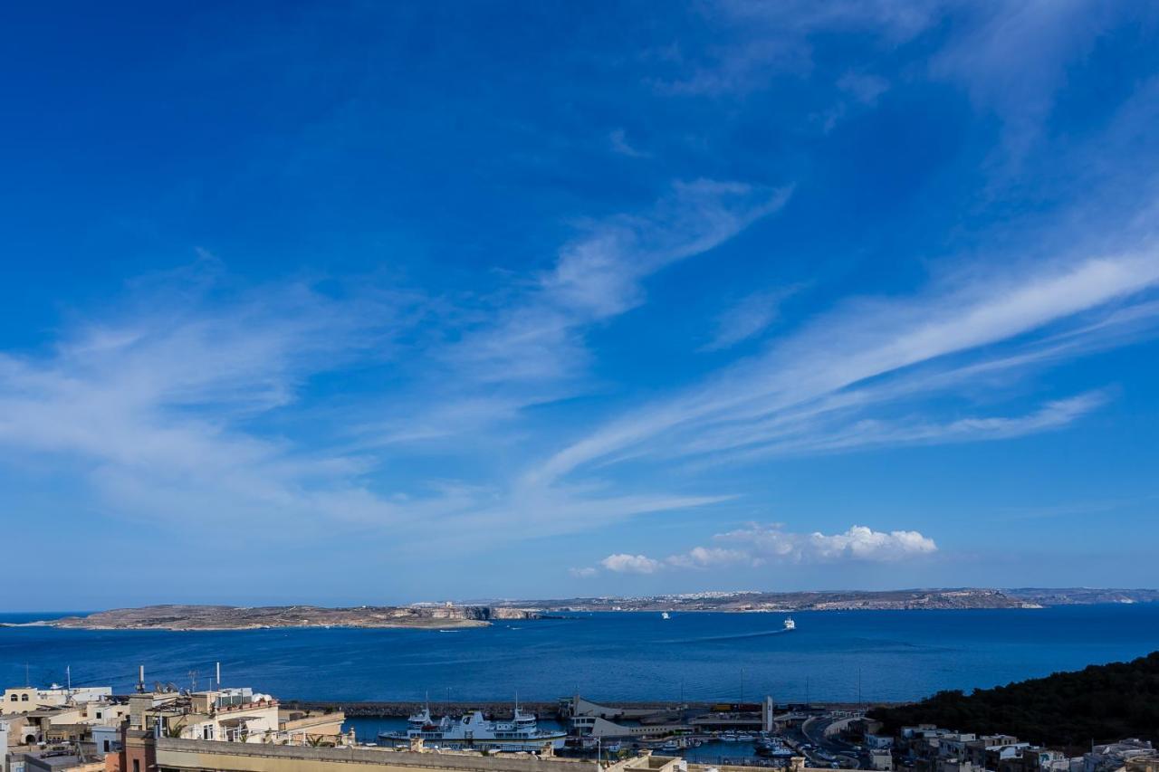 Seaview Luxury Penthouse with Shared Swimming Pool 1