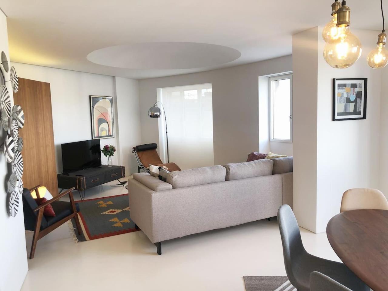 Architectural Poetry in An Unique 3bdrs View Flat 2