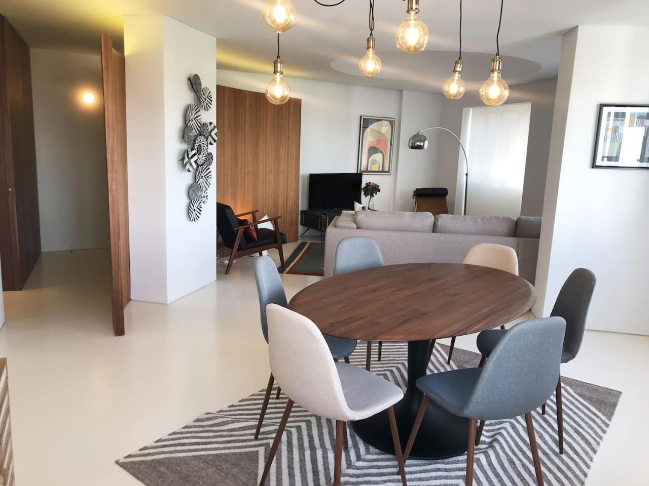 Architectural Poetry in An Unique 3bdrs View Flat 1