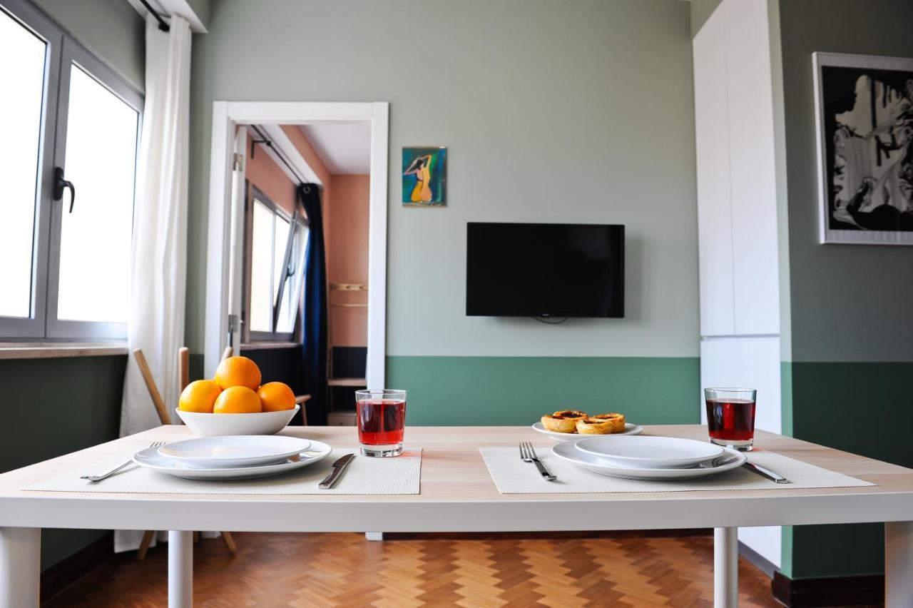 Expresso Martinis Mood Apartment 4c 1