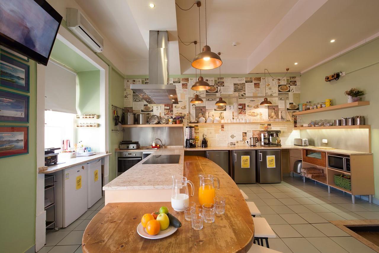 Goodmorning (Adults only)