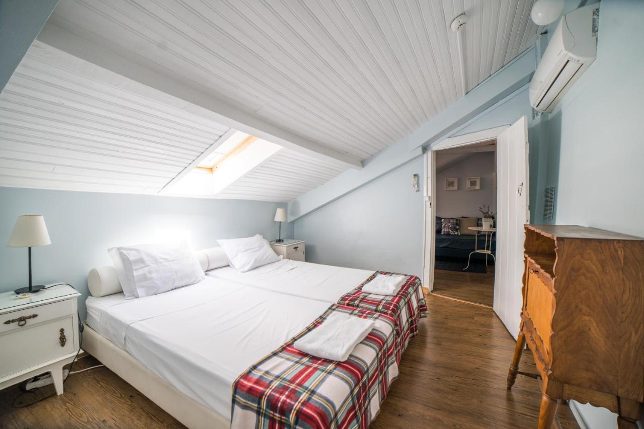 Goodmorning (Adults only) 2