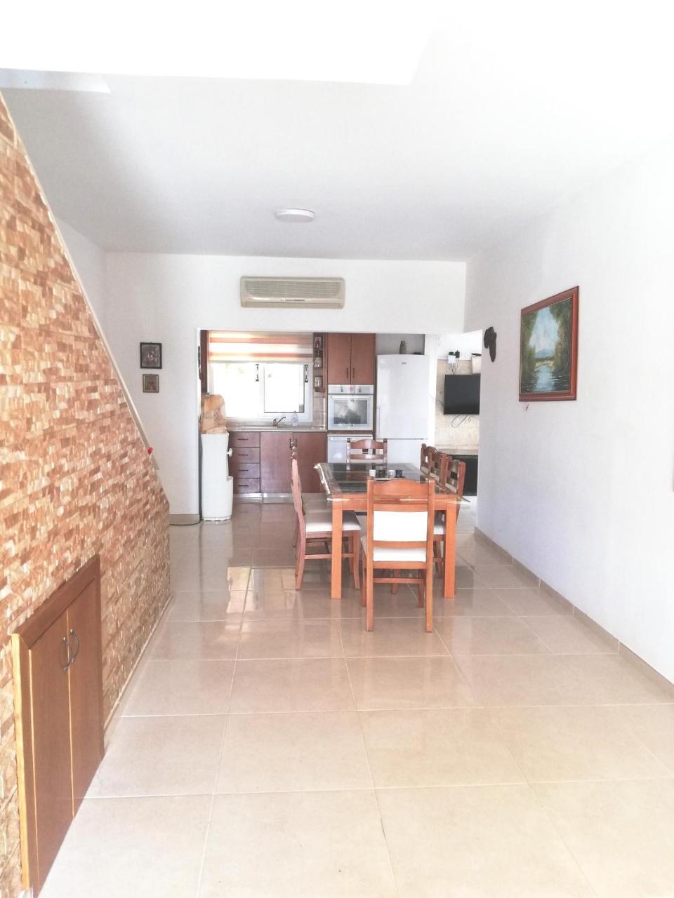 Demetris Apartment 2