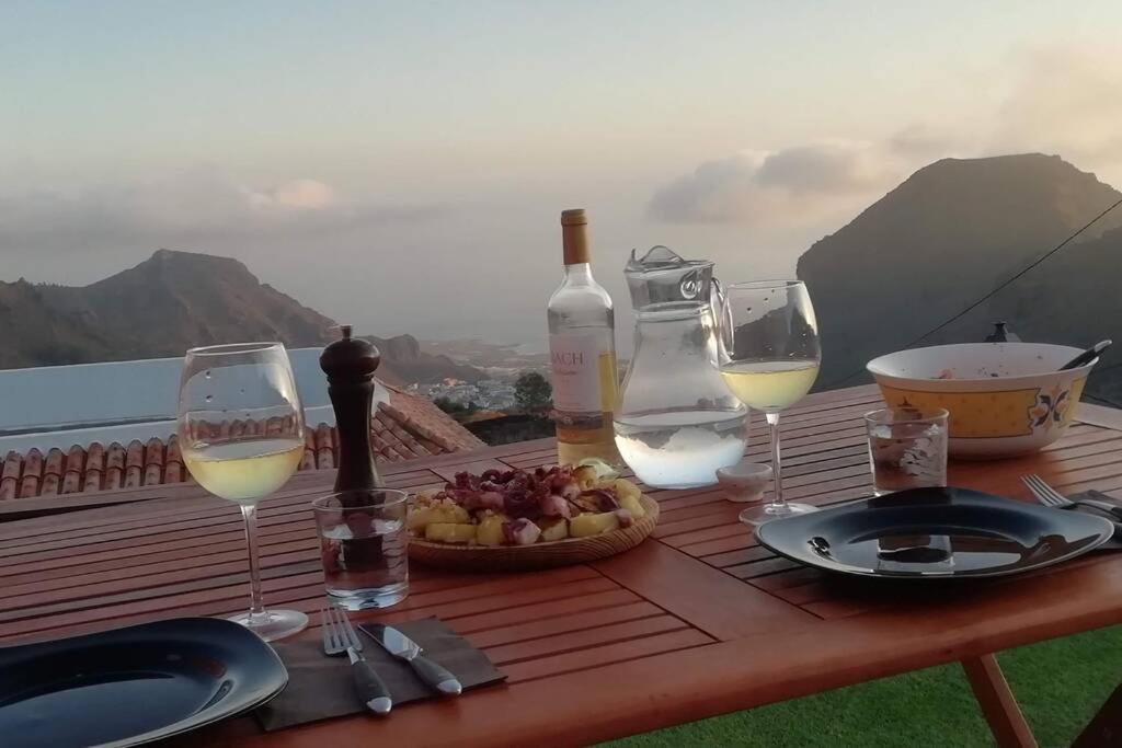 Modern Mountain And Sea View Apartment