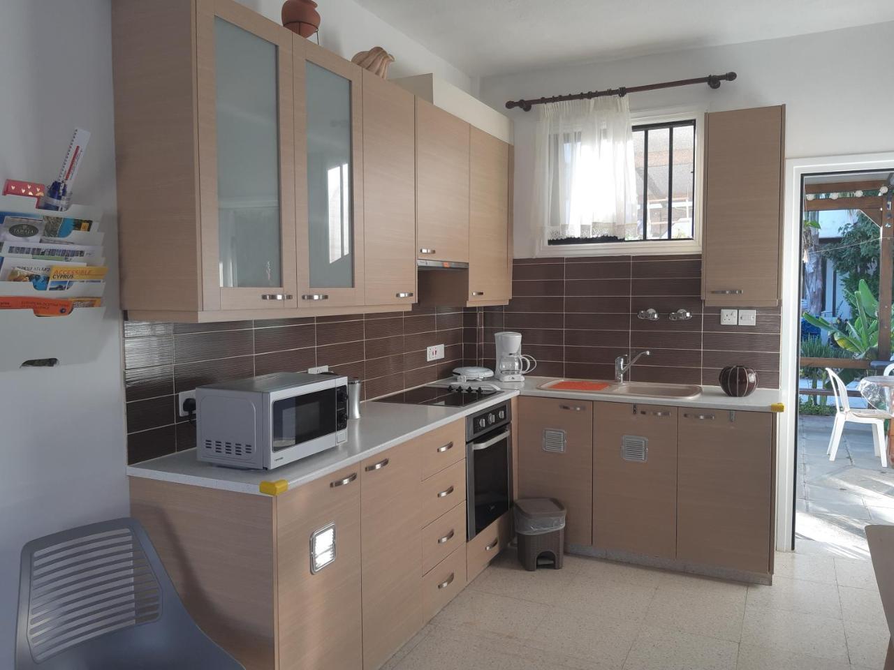 House Near the Beach (Militsa & Aggeliki) 2