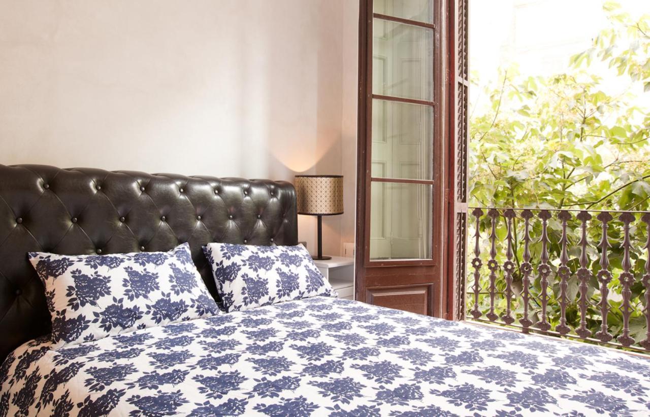 Luxury Barcelona Central City Cosy 3 Bedroom Apartment with Private Terrace 2