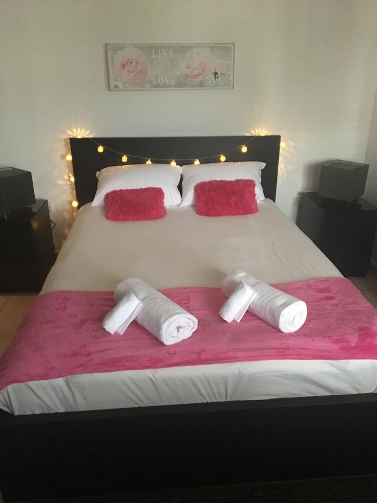 Inviting 3-Bed Villa in Kayalar 2