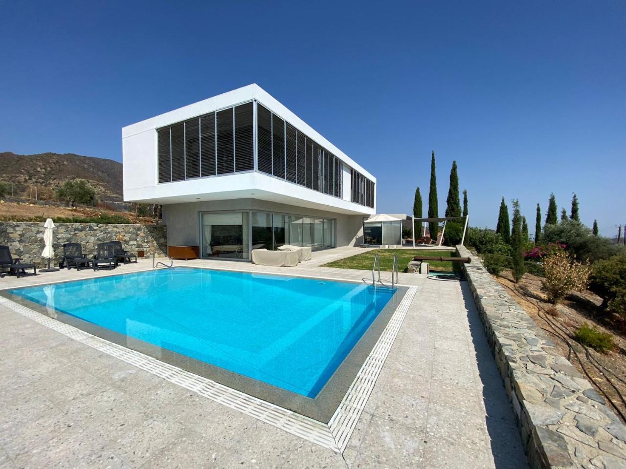 Luxury Villa Pluto Stunning Mountain Views