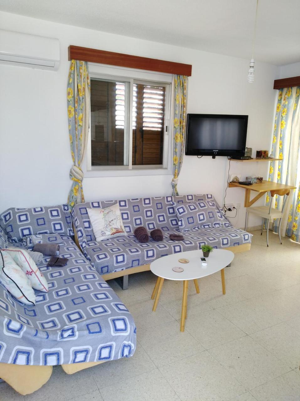 Larnaca, Pervolia 1 Bedroom Seaside Apartment 2