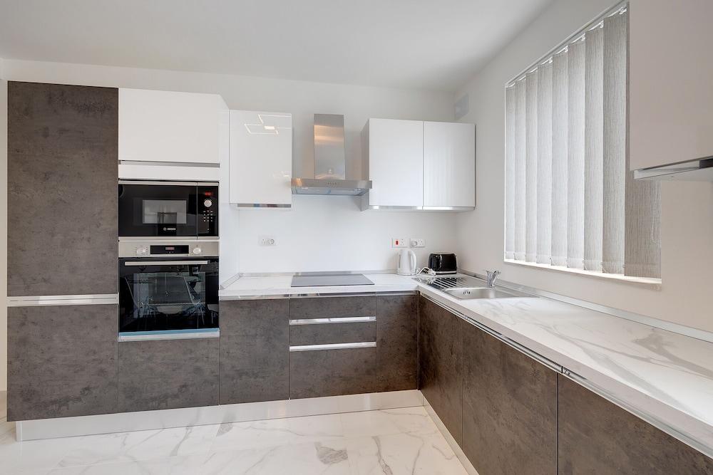 Splendid 2br Apartment in Central St Julian's