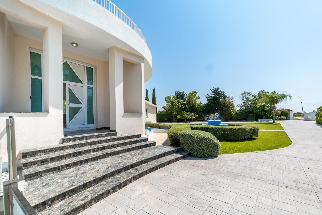 Villa Amelia by Ezoria Villas 2