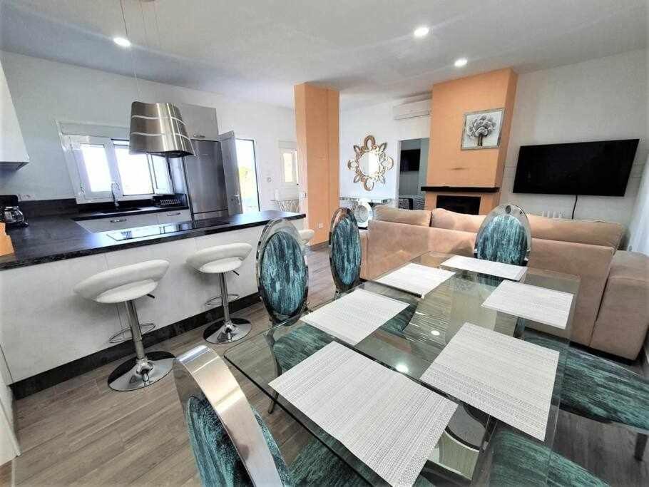 Escape To Finca Conejo, Typical Canarian House Private Jacuzzi, Sauna, Gym, Finca Conejo Taucho by Aqua Vista Tenerife 1