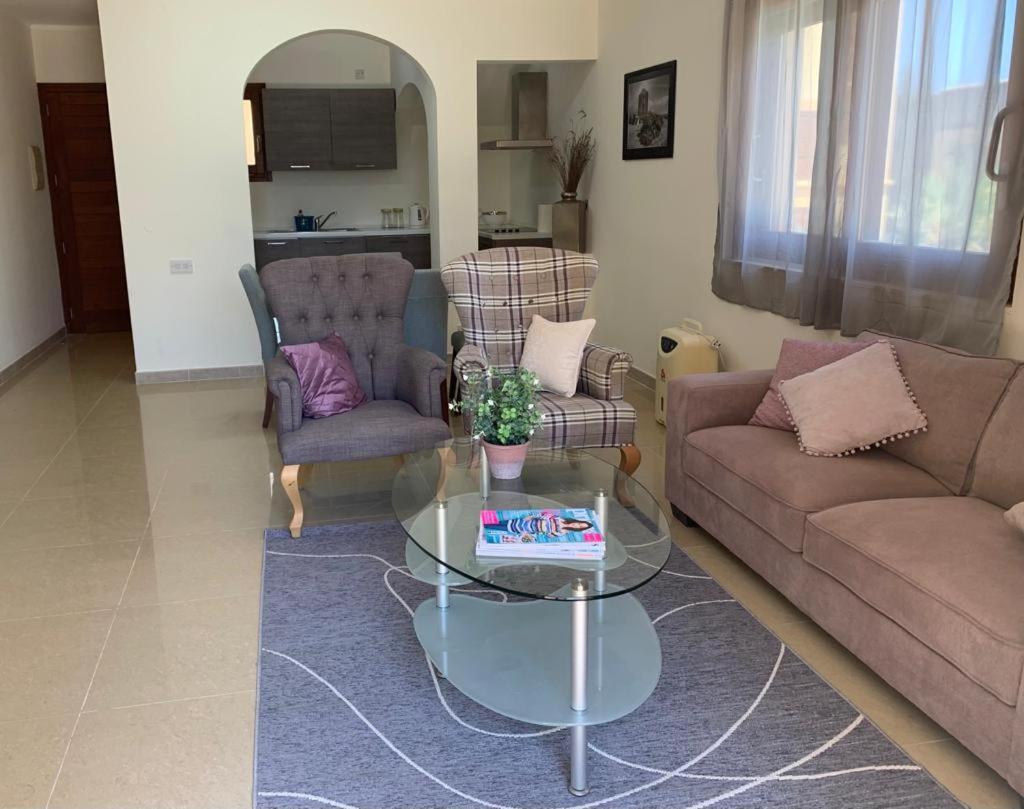 No 11a3s, Fort Chambray 1