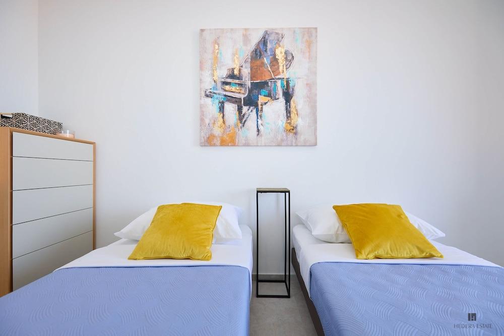 Hedera Estate, Hedera A28 1