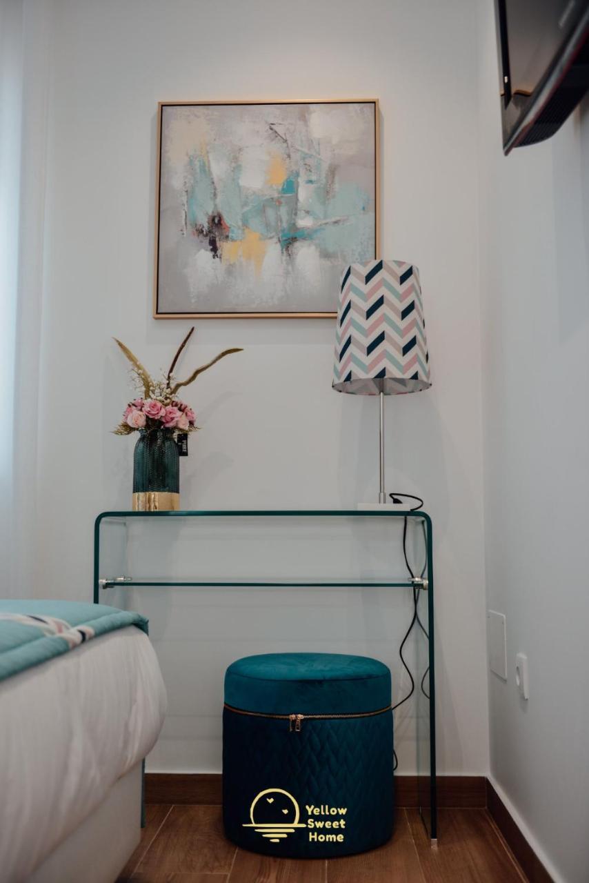 Yellow Sweet Home - Maria E Beatriz 1