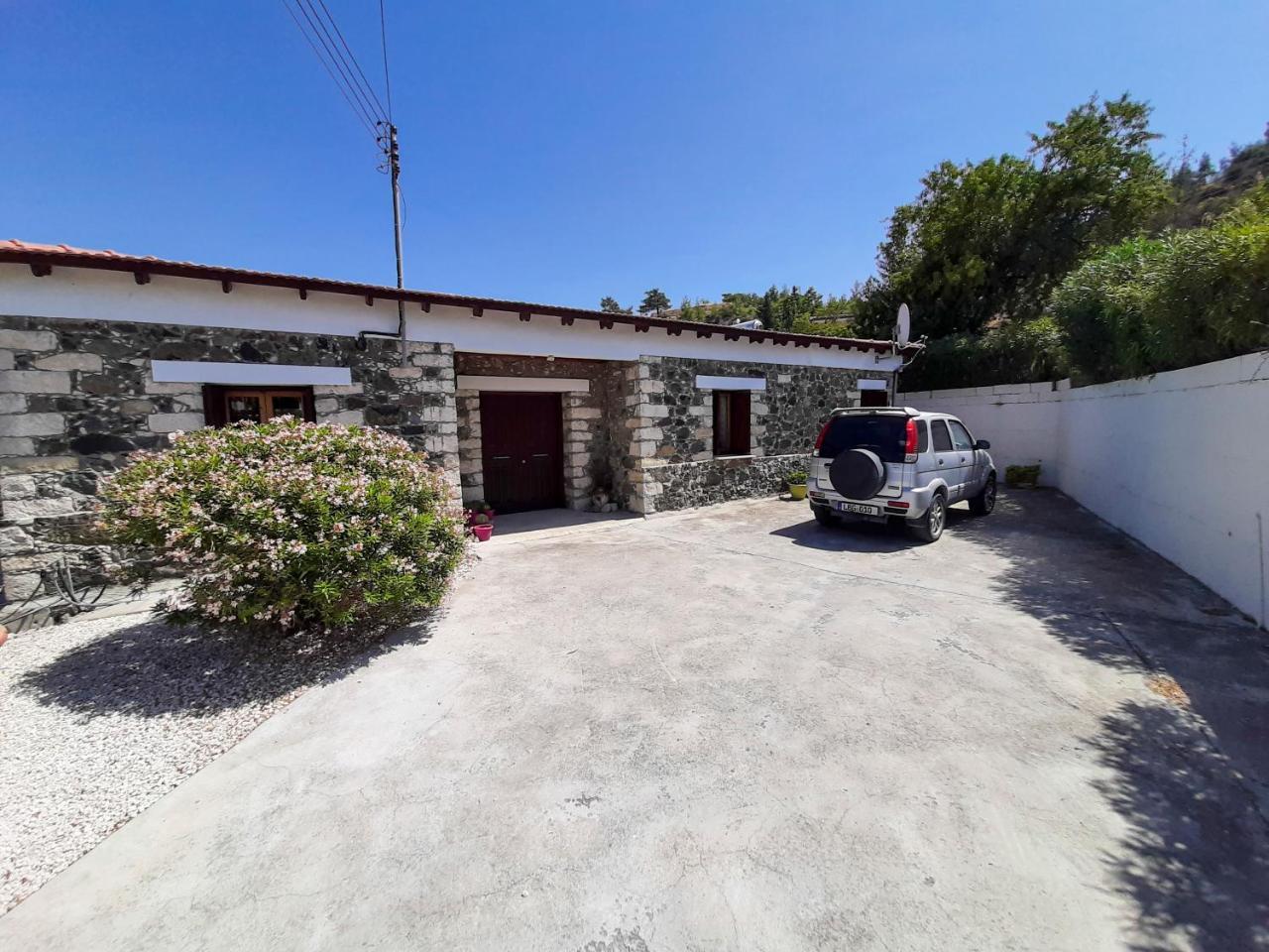 Kellaki Cottage - 2 Bedroom with Pool, Sleeps 6 2