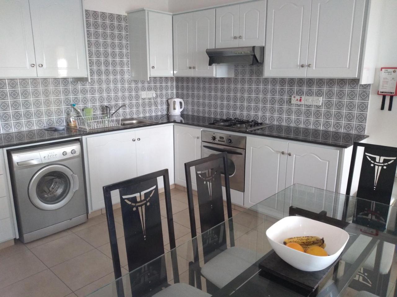 Stunning Spacious 2-Bed Apartment in Liopetri 2