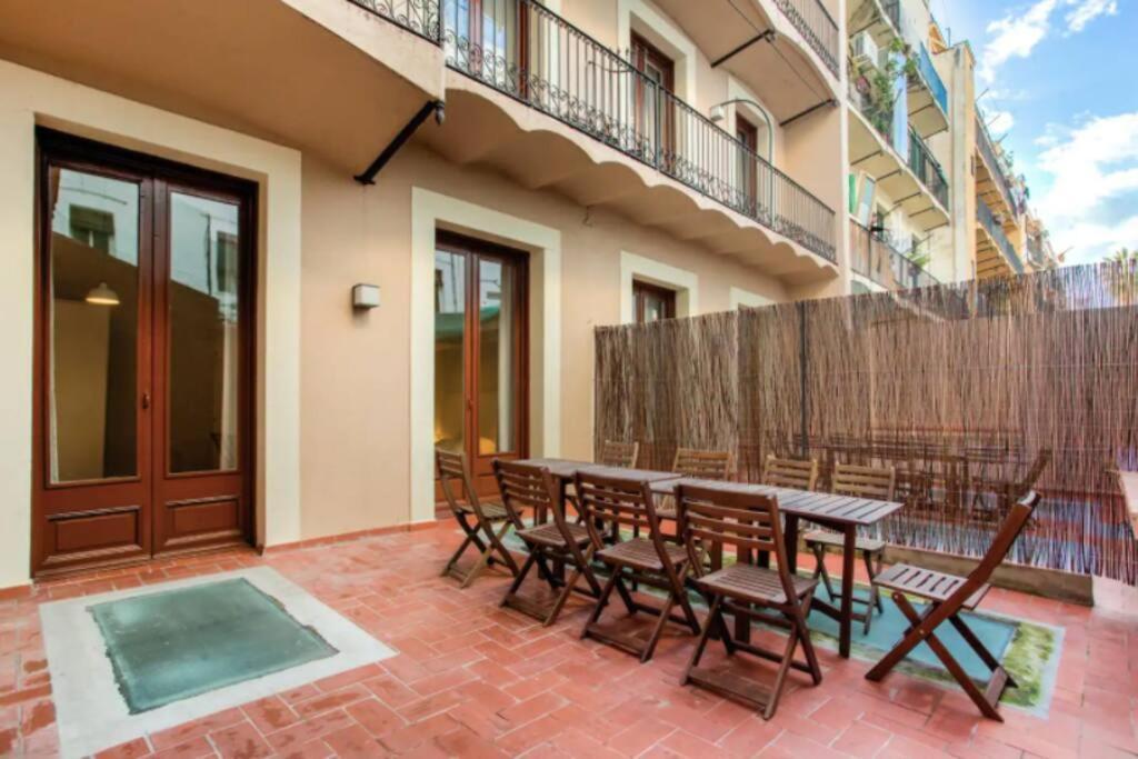 Bright And Modern 4bedroom with Terrace in las Ramblas P1 (Adults Only) 1