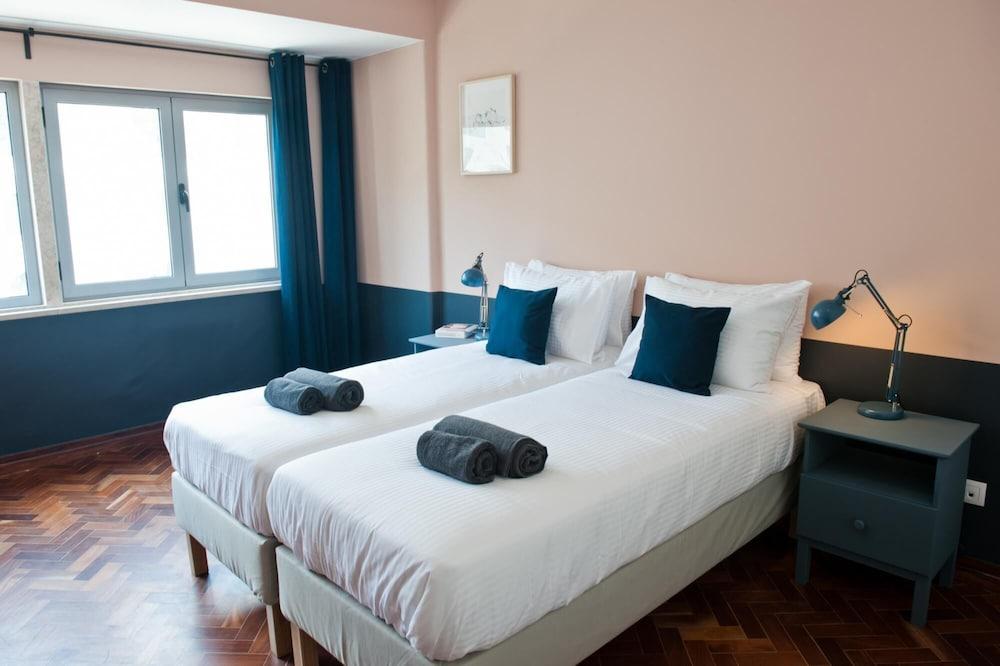 White Wine Lovers Apartment 5b 2