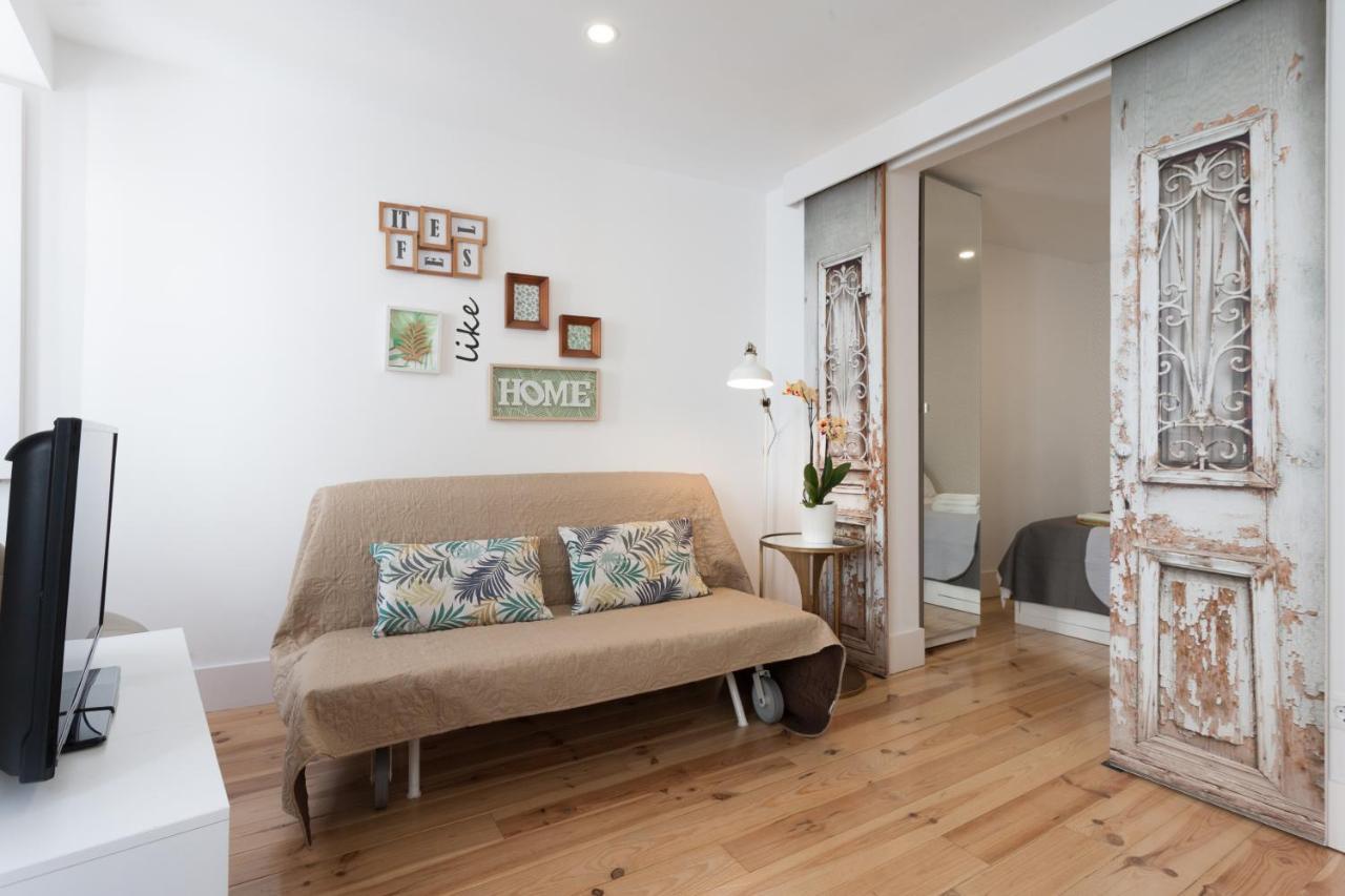 Downtown Flat - Metro And Tram28 2