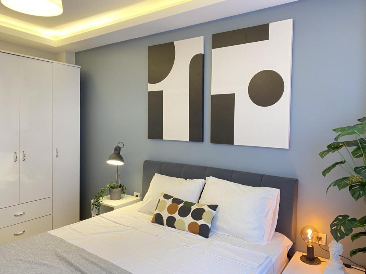 Newly Furnished Flat with Great Location 1