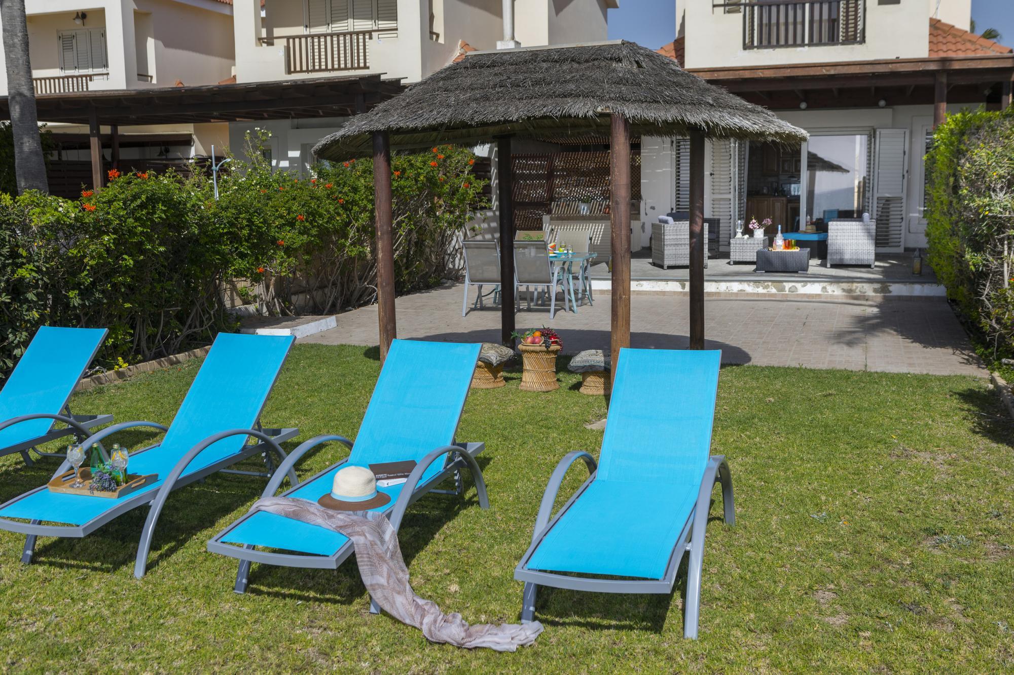 Beachfront Villa Meneou 5 2